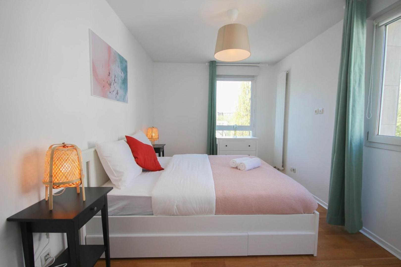 Apartment In Residence With Balcony And Parking ลีลล์ ภายนอก รูปภาพ